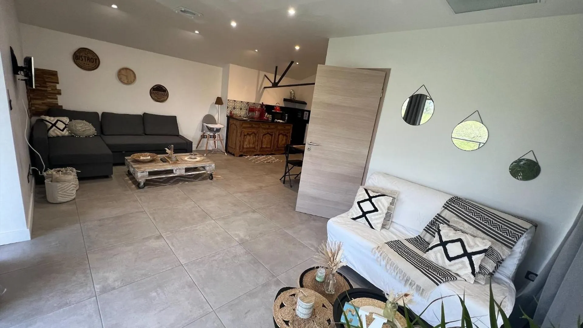Apartment Studio Proche Moulins Bressolles